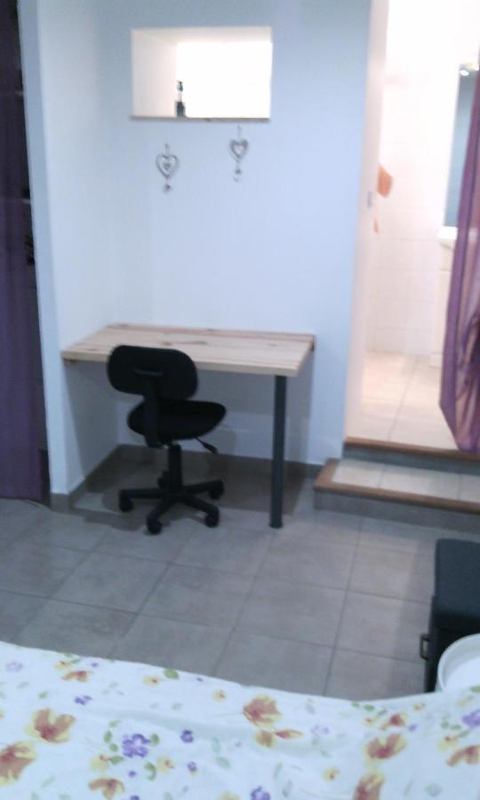 Sympathique Appartement LʼIsle-sur-la-Sorgue Exteriör bild